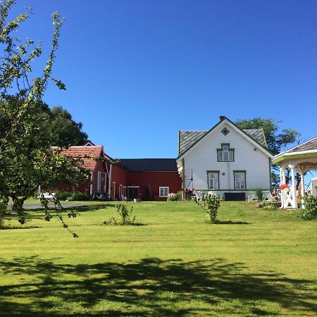 Stromnes - Oldefars Gjestehus Inderoy Straumen  Exteriér fotografie