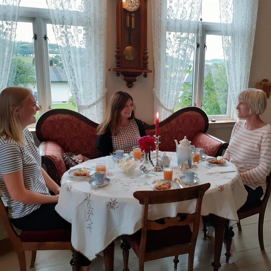 Stromnes - Oldefars Gjestehus Inderoy Straumen  Exteriér fotografie